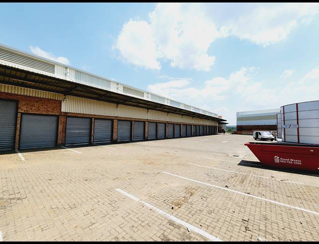 5,040M² WAREHOUSE TO LET IN COSMO BUSINESS PARK